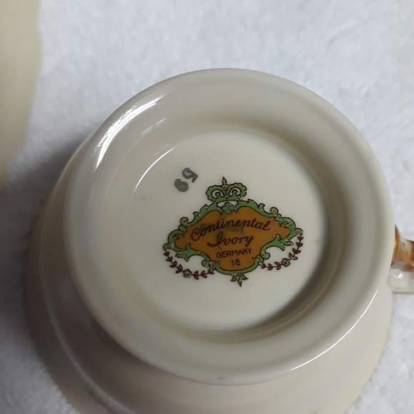 Rosenthal Continental Ivory cup and saucer - Picture 8 of 10